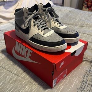 Nike Court Vision Mids